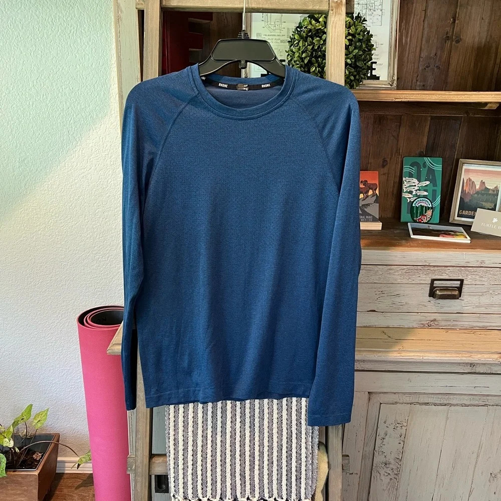 Rhône mens long sleeve shirt size small